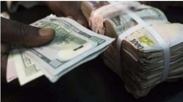 Naira depreciate in value, now exchanging at N420 to a dollar