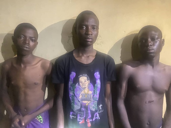 Teenagers nabbed burning human head for ritual purposes in Ogun