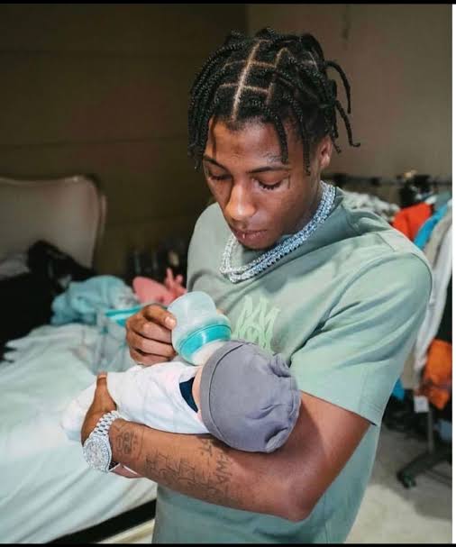 Rapper welcomes 10th child at age 22