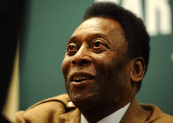 Blatter mourns Pele, describes Brazil legend as greatest footballer