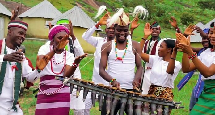 Neken Chuwang – Bege Na (Official Video)