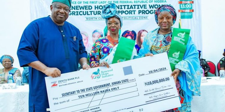 Sen. Remi Tinubu Launches Renewed Hope Initiative in Jos, Plateau State