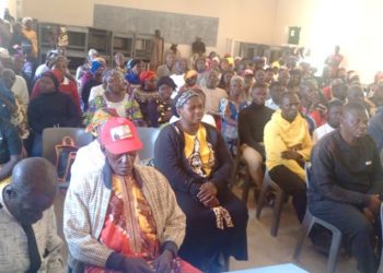 Anchomo Jim Pam Wayas, Hon Emmanuel Brings Christmas Cheer to Mai Idon Taro with Gifts for Over 200 Residents