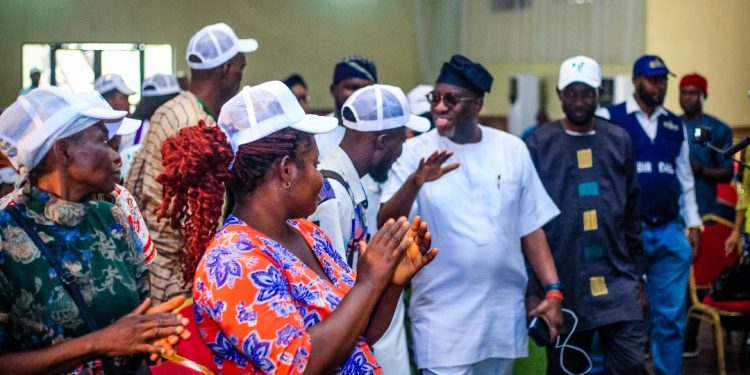 Otunba Segun Showunmi Calls for Urgent Political Reforms to Strengthen Nigerian Democracy at Enugu Town Hall Meeting