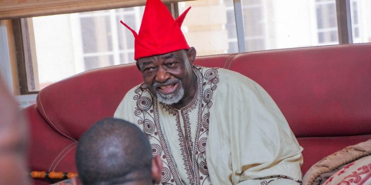 Long Goemai Praises Shendam LG Chairman, Hon. Nshe, for Launching Solar Project to Tackle Electricity Shortage