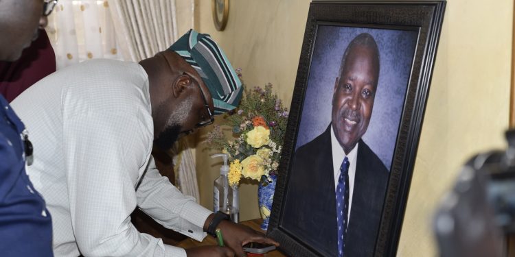 PLASIEC Commiserates with Sonni Tyoden Family, Honors Late Professor’s Legacy