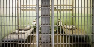 Senior Prison Warden Allegedly Impregnates Female Inmates