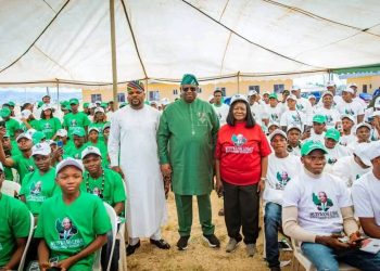 Plateau Governor Launches Mutfwang Legacy Scholarship, Sends Off 200 Students to India